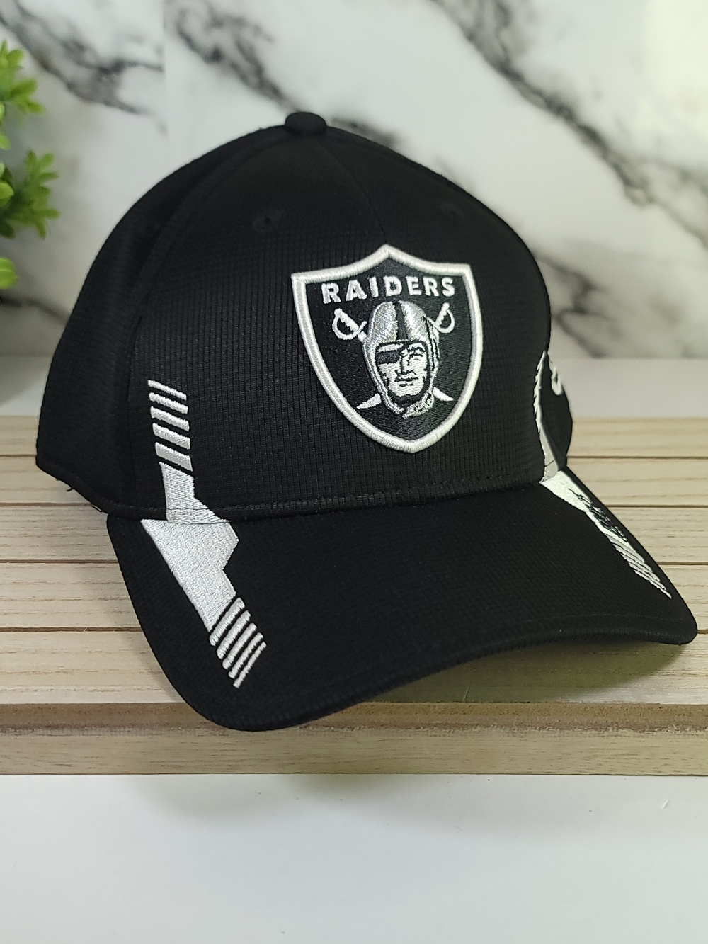 Las Vegas Raiders Black Logo Cap, NFL New Era Style. Fitted M/L - Picture 3 of 8